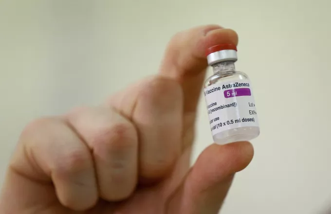 AstraZeneca: 79% αποτελεσματικό στην πρόληψη συμπτωματικής νόσησης το εμβόλιο