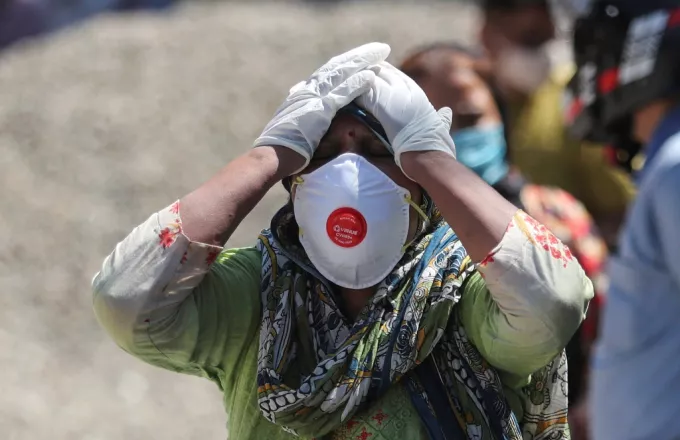 Κορωνοϊός- Έκρηξη κρουσμάτων στην Ινδία: Tουλάχιστον 400.000 νέες μολύνσεις σε 1 μέρα