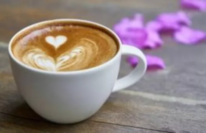 Δύο με τρεις καφέδες την ημέρα κάνουν καλό στην καρδιά - Τι δείχνουν τρεις νέες έρευνες
