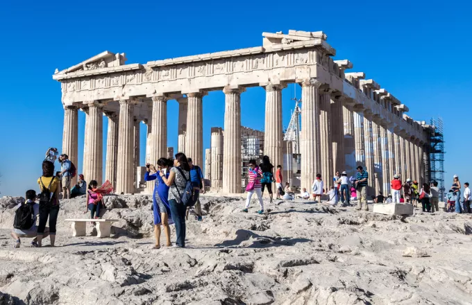 «Απόβαση» Αμερικανών τουριστών στην Ελλάδα- Ξοδεύουν 15.000 ευρώ για χειροποίητα χαλιά