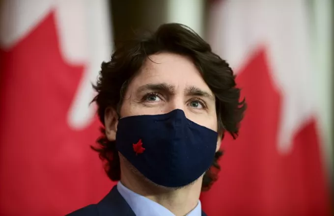 Ο Τριντό ενεργοποιεί νόμο έκτακτης ανάγκης στον Καναδά για να αναστείλει τις κινητοποιήσεις