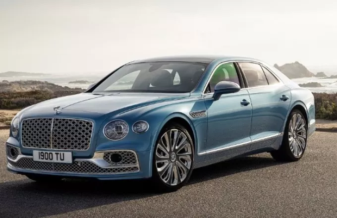 H Bentley παρουσίασε την Flying Spur Mulliner στη Monterey Car Week