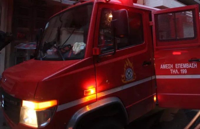 Επιχείρησαν 12 πυροσβέστες με 5 οχήματα