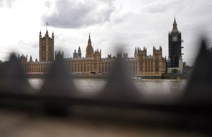 AUKUS: Ανεβάζει τους τόνους το Λονδίνο - Καμία διάθεση να κατευνάσει τα πνεύματα