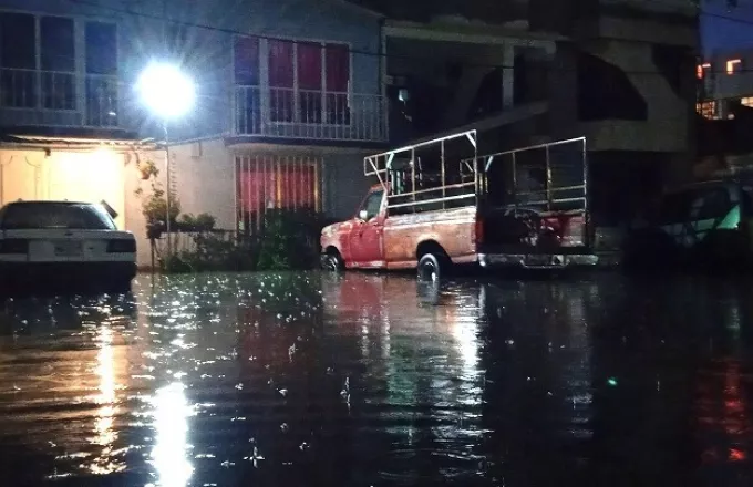 Πλημμυρισμένος δρόμος στο Μεξικό