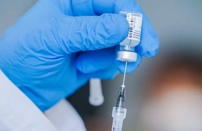 FDA-κορωνοϊός: Εγκρίνει δόσεις ενίσχυσης εμβολίων για τα άτομα 16 και 17 ετών λόγω Όμικρον