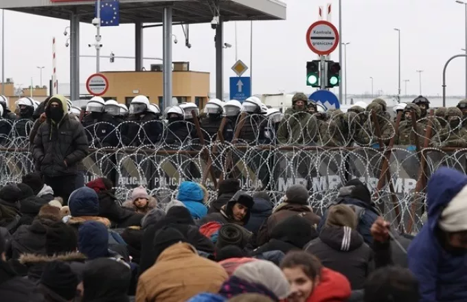Λευκορωσία: Τηλεφωνική συνομιλία Μέρκελ με Λουκασένκο για τους πρόσφυγες