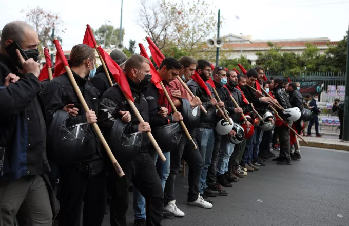 Συγκέντρωση φοιτητικών συλλόγων έξω από το Πολυτεχνείο- Κλειστή η Πατησίων 