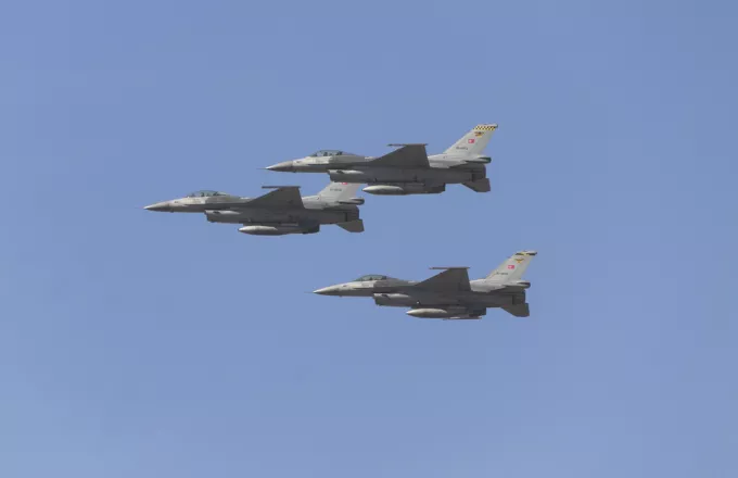 Tουρκικά F-16 πάνω από το Φαρμακονήσι, τους Λειψούς και τους Αρκιούς