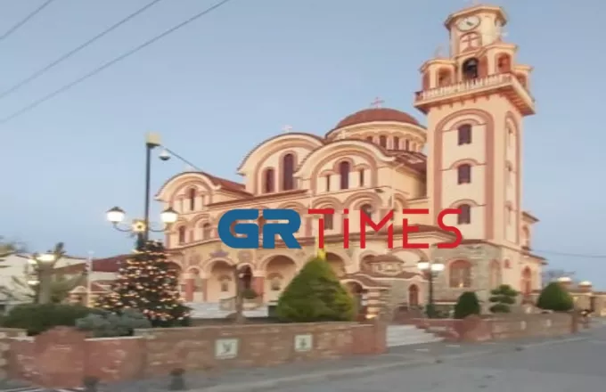 Λάρισα: Ο πιο high-tech Ιερός Ναός στην Ελλάδα με Video-Wall, on line κερί, δωρεάν rapid-test