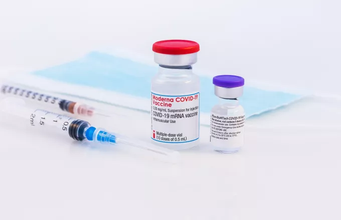 Σύσταση εμπειρογνωμόνων για εμβολιασμό με Pfizer και Moderna έναντι Johnson&Johnson