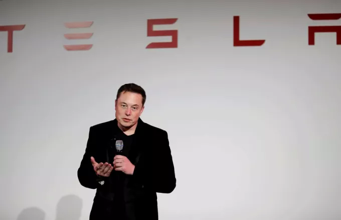 Η Γαλλία αισιοδοξεί να προσελκύσει μεγάλες επενδύσεις της Tesla