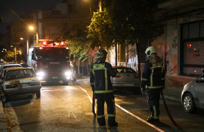 Θεσσαλονίκη: Φωτιά σε φορτηγάκι εταιρίας στρατιωτικών ειδών 