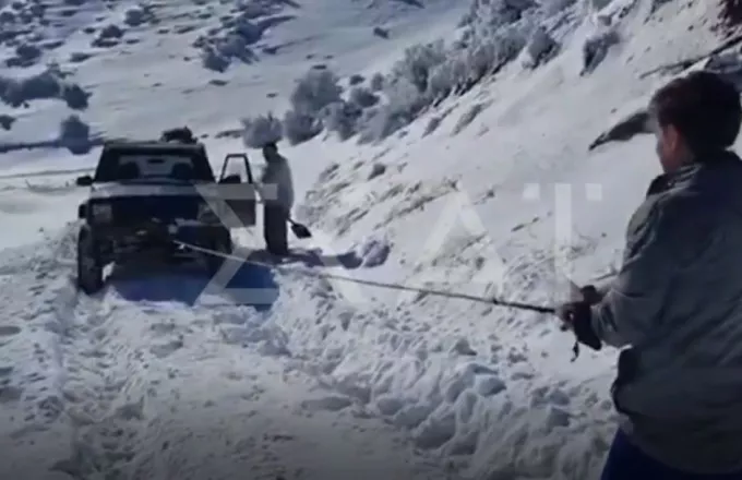 Αίγιο: Αποκλείστηκαν δύο κοινότητες λόγω έντονης χιονόπτωσης -Κόλλησαν αυτοκίνητα στο χιόνι (vid)