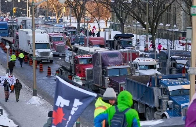 Καναδάς: Διαδηλωτές απέκλεισαν τον οδικό άξονα που συνδέει τη Μανιτόμπα με τη Βόρεια Ντακότα
