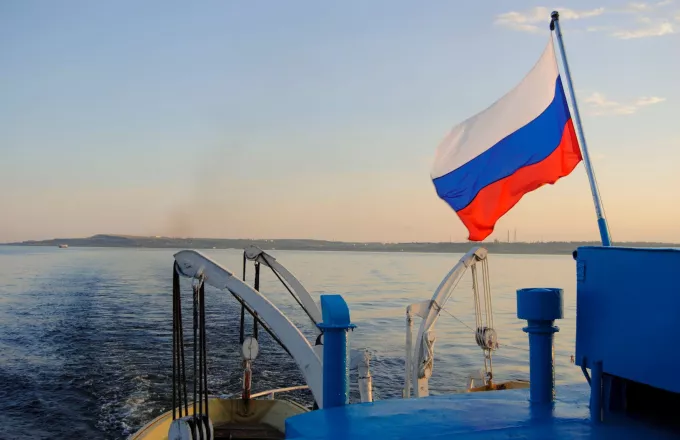 Διαταγή στα βρετανικά λιμάνια να μπλοκάρουν τα πλοία με ρωσική σημαία
