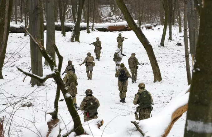 Νεκρός ένας στρατιώτης στην ανατολική Ουκρανία ενώ έξι τραυματίστηκαν