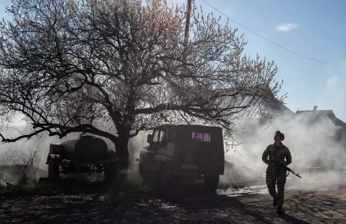 Σκληρές μάχες σε Ντόνετσκ και Λουγκάνσκ- Κίεβο: Καταστρέψαμε 8 ρωσικά άρματα μάχης 