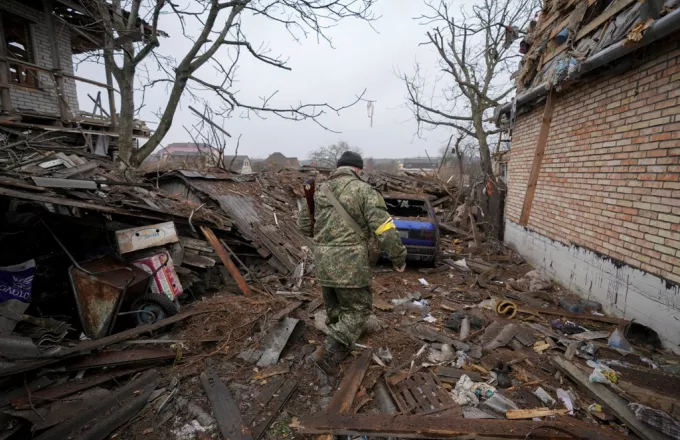 Περικυκλωμένη από ρωσικές δυνάμεις η Μαριούπολη- Δέχεται σφοδρά πλήγματα, αλλά παραμένει υπό ουκρανικό έλεγχο