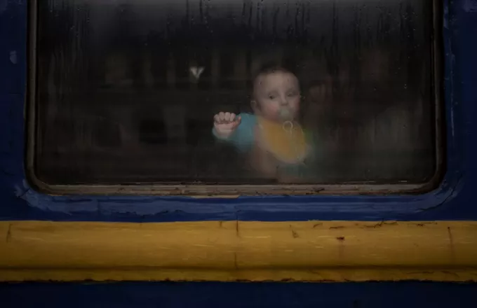Ουκρανία: Παιδιά με χαμένο βλέμμα, γυναίκες με δάκρυα, ηλικιωμένοι ταλαιπωρημένοι -Η περιγραφή Ελλήνων εκπροσώπων ΜΚΟ 