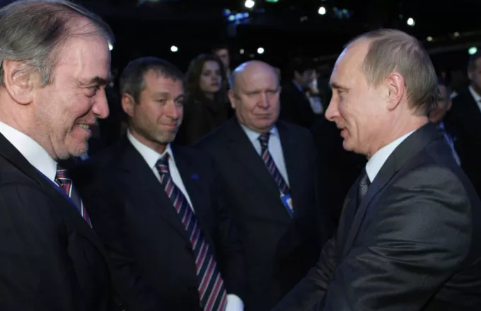Ρωσία: Φοβισμένη η ρωσική ελίτ, παραμένει πιστή στον Πούτιν παρά την παγκόσμια κατακραυγή