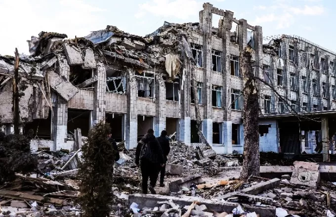 Ρωσικές ρουκέτες σε αεροπορική βάση στο Κίεβο- Βομβαρδισμός σε τζαμί με 80 αμάχους στη Μαριούπολη- Όλες οι τελευταίες εξελίξεις