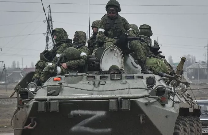 Ρώσοι στρατιώτες κατευθύνονται προς τον πυρηνικό σταθμό της Ζαπορίζια