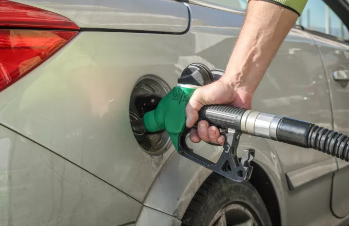 Την επέκταση του fuel pass  και τον Ιούνιο εξετάζει η κυβέρνηση - Έλεγχοι σε ολόκληρη την εφοδιαστική αλυσίδα καυσίμων	