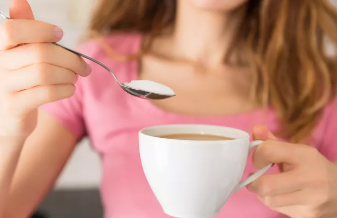 Τα τρία απλά βήματα για να κόψεις τη ζάχαρη από τον καφέ ή το τσάι