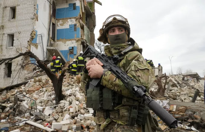 Ουκρανός αξιωματούχος: «Χάσαμε τον έλεγχο της πόλης Κρεμίνα» - Καταγγελίες για δολοφονίες αμάχων