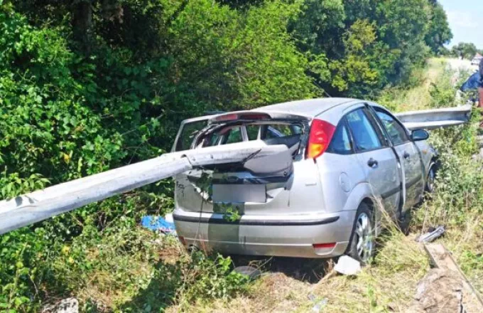 Σοκαριστικό  δυστύχημα με έναν νεκρό κοντά στην Αμφιλοχία -Οι μπάρες διαπέρασαν το αυτοκίνητο -Δείτε βίντεο