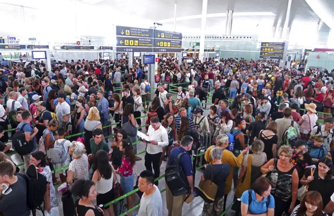 Χάος επικρατεί σε όλα τα αεροδρόμια της Ευρώπης 