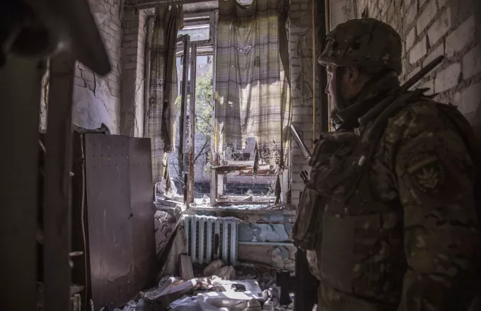Ουκρανός στρατιώτης στο Σεβεροντονέτσκ 