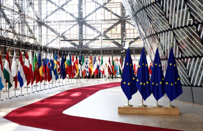 La Tribune: Η Ευρώπη αντιμέτωπη με σοβαρές προκλήσεις στην ασφάλεια