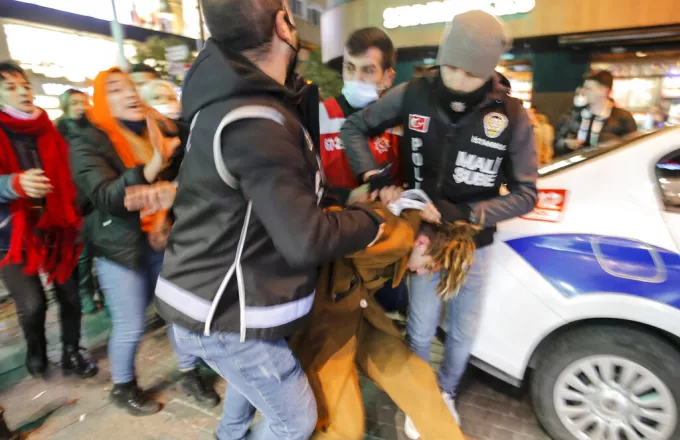 "Εντείνεται η καταστολή και η τρομοκράτηση στην Τουρκία"
