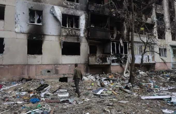 Βομβαρδισμένο κτίριο στο Σεβεροντονέτσκ