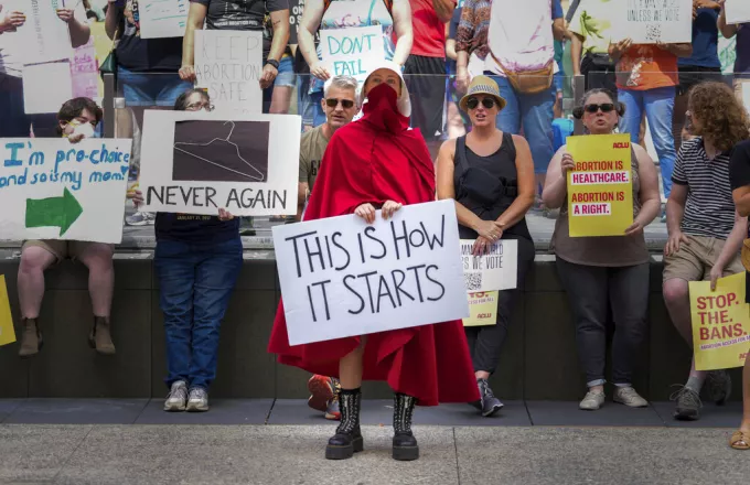 Διαδηλωτές για την άμβλωση στις ΗΠΑ