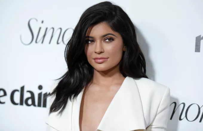 Kylie Jenner: Νεαρή σχεδιάστρια την κατηγορεί πως «έκλεψε» τη νέα σειρά ρούχων