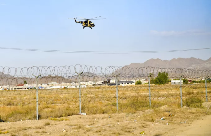 Ελικόπτερο στη μεθόριο Τατζικιστάν-Κιργιστάν