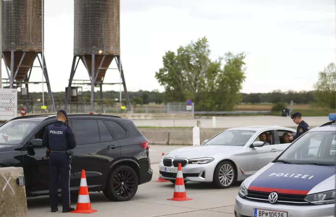 Τσεχία: Παρατείνονται οι έλεγχοι στα σύνορα με τη Σλοβακία