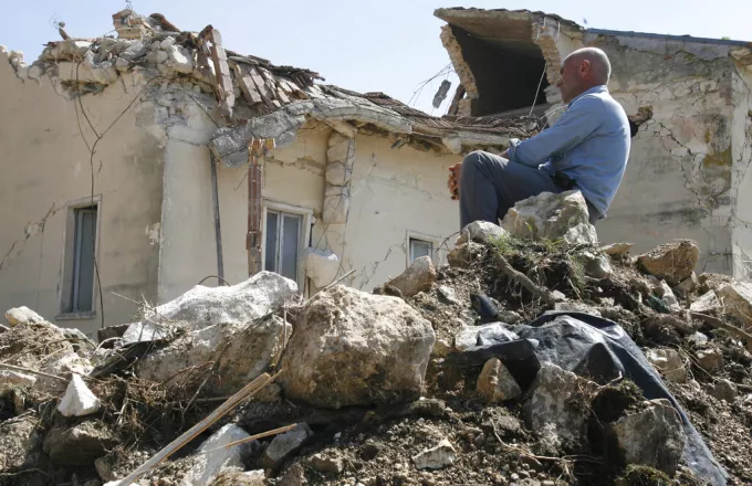 Ιταλοί δικαστές: «Ευθύνονται και τα θύματα γιατί σκοτώθηκαν στο σεισμό της Λ' Άκουιλα»!