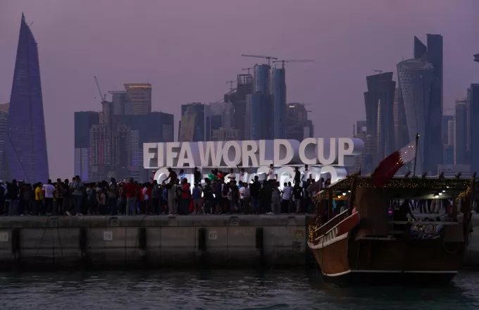 Παγκόσμιος Κύπελλο Κατάρα: Οι απάνθρωπες συνθήκες εργασίας για μετανάστες