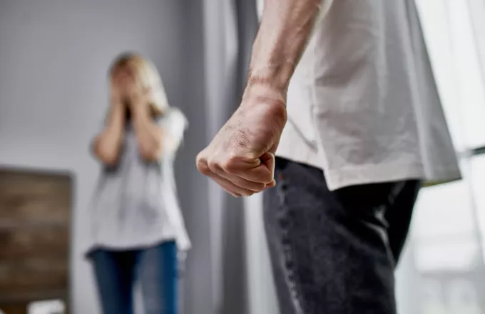 Αχαΐα: Η σύζυγος "επιτέθηκε με μαχαίρι" στον άνδρα της