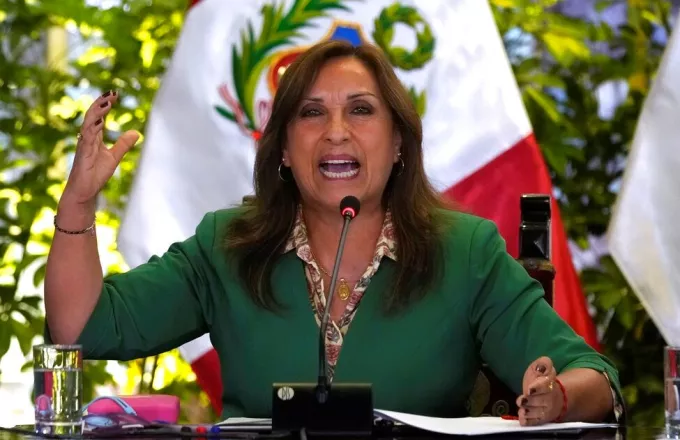Περού: Η πρόεδρος Ντίνα Μπολουάρτε αποκλείει το ενδεχόμενο να παραιτηθεί