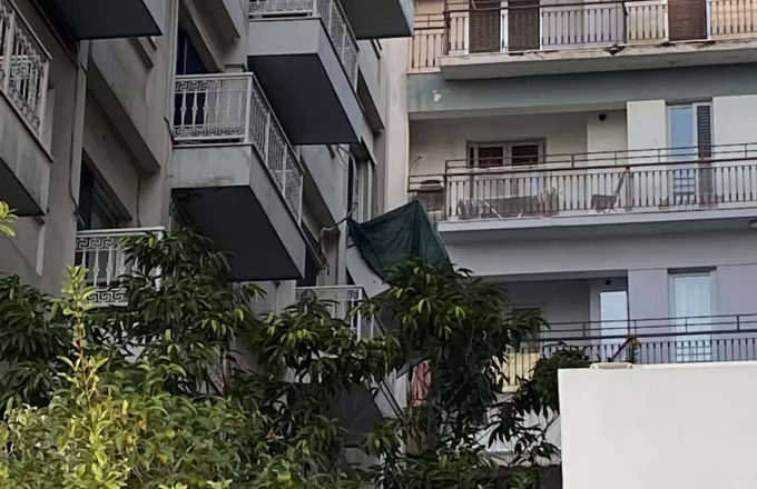 Πτώση γυναίκας από τον τρίτο όροφο πολυκατοικίας στην Θεσσαλονίκη - Μεταφέρθηκε ζωντανή στο νοσοκομείο