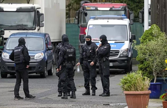 Έφοδος αστυνομικών σε διαμέρισμα υπόπτου για συμμετοχή στo Ισλαμικό Κράτος