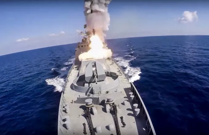 Το ρωσικό Πολεμικό Ναυτικό «απώθησε» επίθεση μη επανδρωμένου σκάφους επιφανείας στο λιμάνι της Σεβαστούπολης