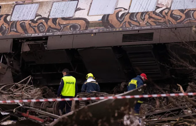 Σύγκρουση τρένων στα Τέμπη: Πώς αστυνομικός κατάφερε να σώσει συνεπιβάτες του