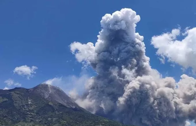 ηφαιστειο ινδονησία 