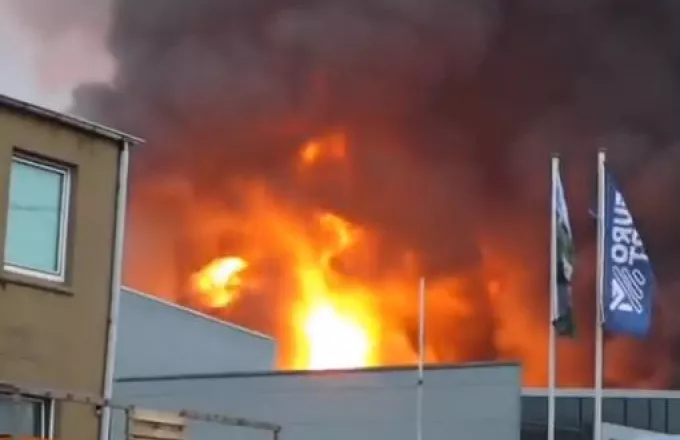 Γερμανία: Πυρκαγιά σε αποθήκη στο Αμβούργο - Απομακρύνθηκαν 140 άτομα